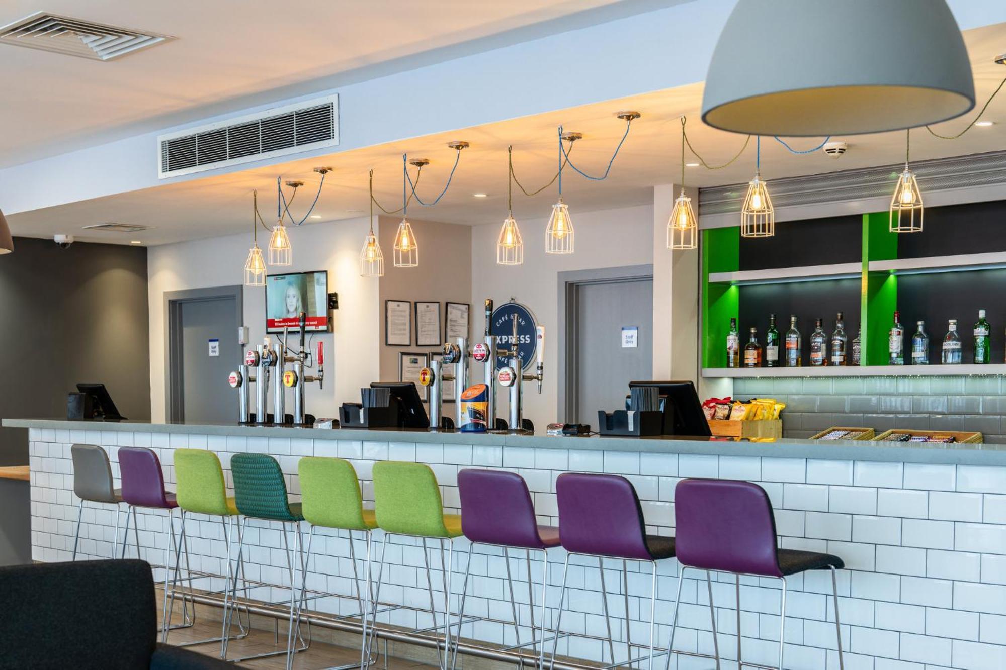 דייס Holiday Inn Express Aberdeen Airport By Ihg מראה חיצוני תמונה